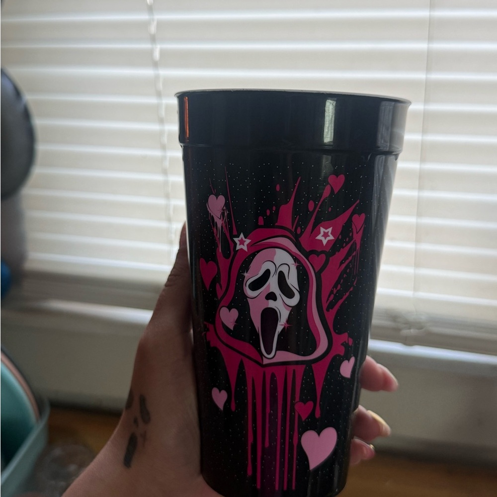 Black Tumbler with Pink Scream ghost face Graphic cup